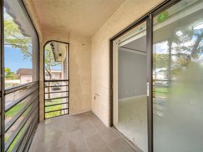 871 NE 207th Ter 4202, Miami FL 33179