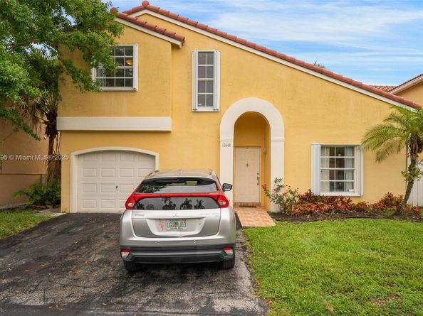 12640 NW 12th Ct, Sunrise FL 33323