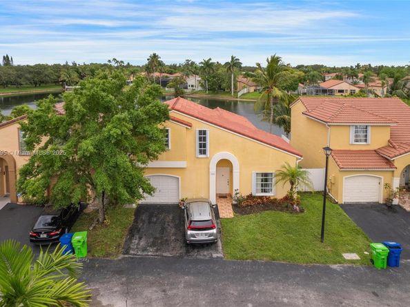 12640 NW 12th Ct, Sunrise FL 33323