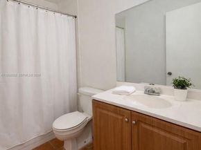 1045 NW 126th Pl, Miami FL 33182