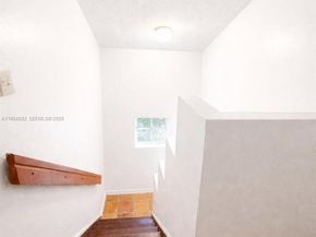 1045 NW 126th Pl, Miami FL 33182