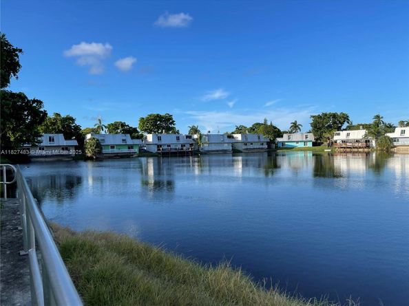 4051 NE 13th Ave 553, Oakland Park FL 33334