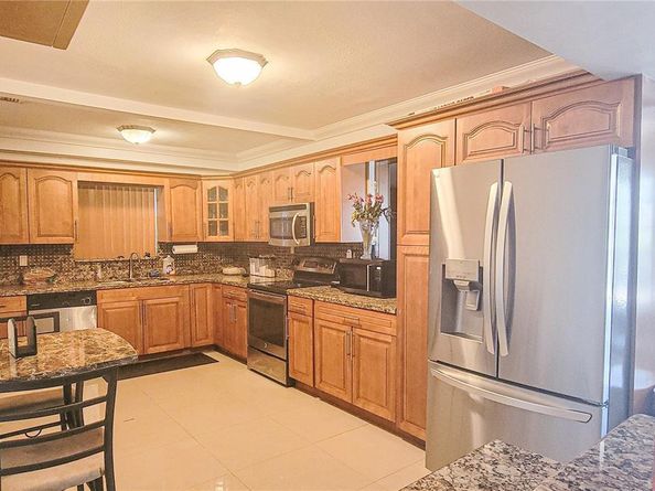 2649 Bahama Dr, Miramar FL 33023