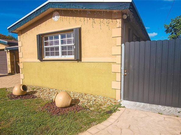 2649 Bahama Dr, Miramar FL 33023