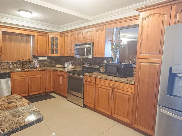 2649 Bahama Dr, Miramar FL 33023