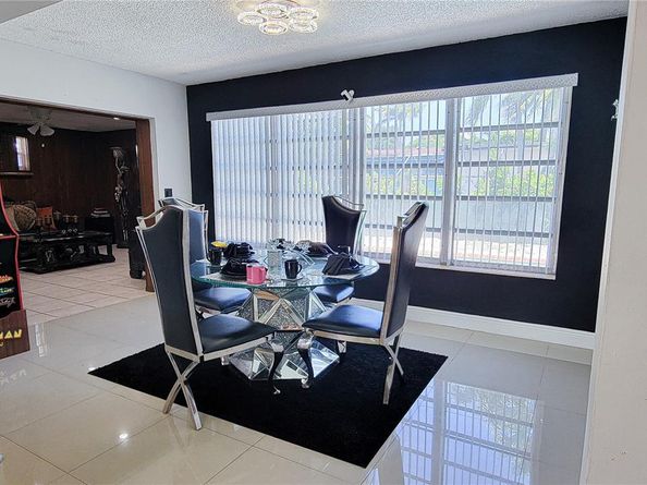 2649 Bahama Dr, Miramar FL 33023
