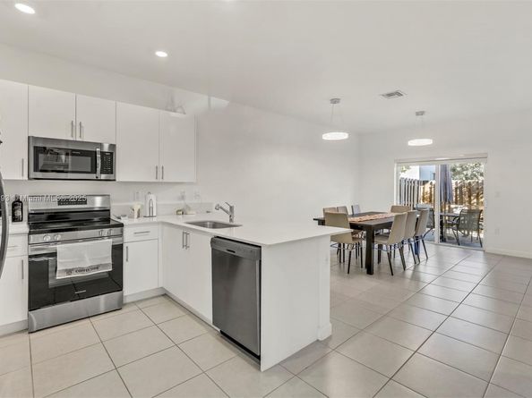 11851 NW 46th St, Coral Springs FL 33076