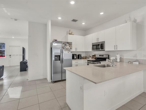 11851 NW 46th St, Coral Springs FL 33076