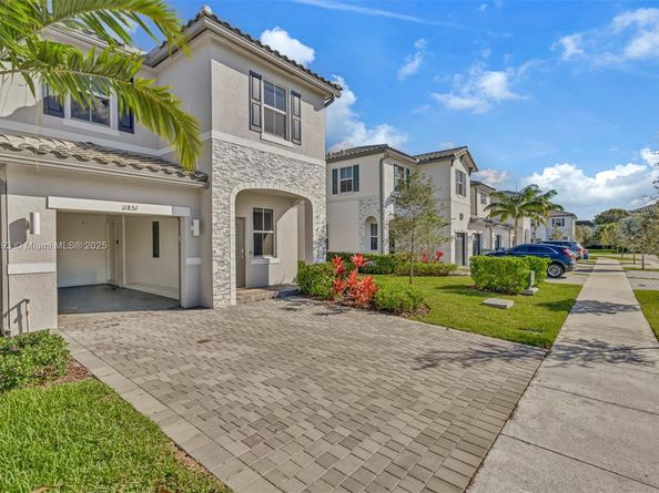 11851 NW 46th St, Coral Springs FL 33076