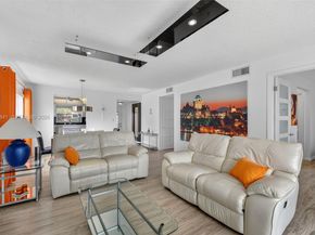 9481 Sunrise Lakes Blvd 210, Sunrise FL 33322