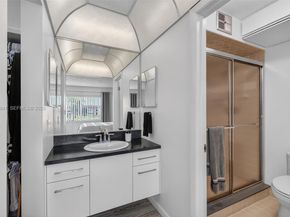 9481 Sunrise Lakes Blvd 210, Sunrise FL 33322