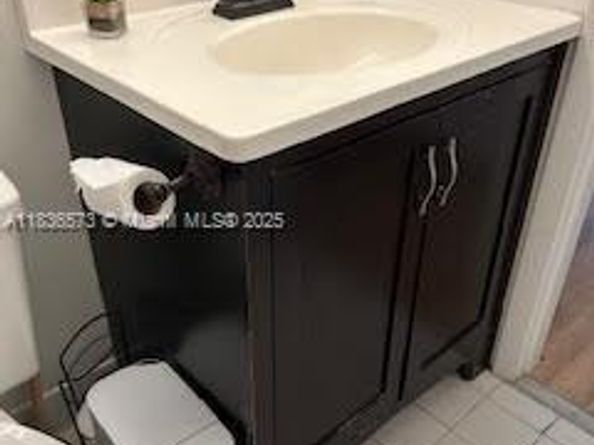 10441 Mahogany Key Cir 202, Miami FL 33196
