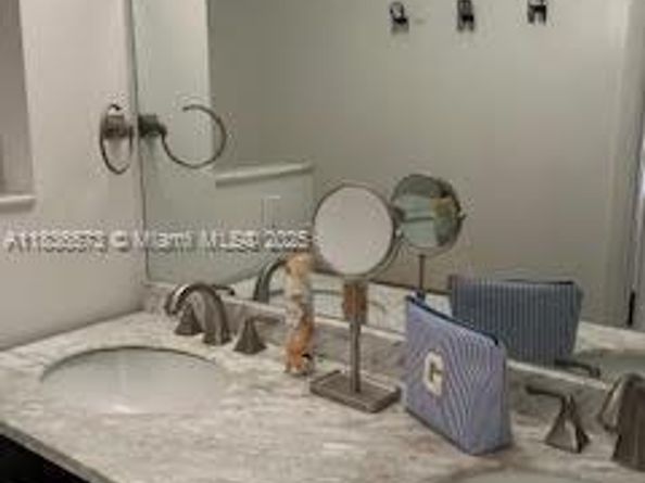 10441 Mahogany Key Cir 202, Miami FL 33196