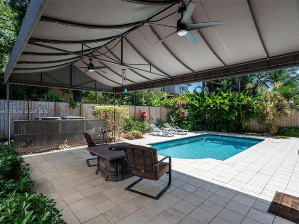 920 SE 6th St, Fort Lauderdale FL 33301