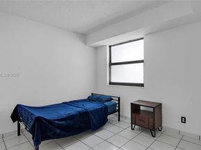 546 SW 1st St 603, Miami FL 33130