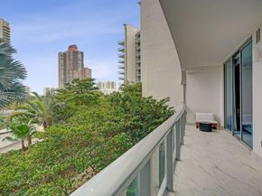 3300 NE 188th St 210, Aventura FL 33180