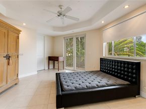 11071 SW 28th St, Miami FL 33165