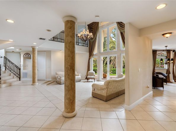 11071 SW 28th St, Miami FL 33165