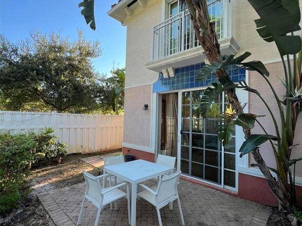 2361 SE 5th St, Pompano Beach FL 33062