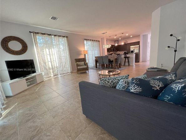 2361 SE 5th St, Pompano Beach FL 33062