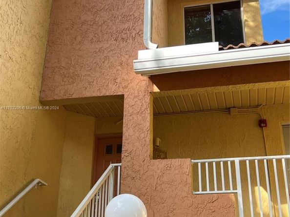 1156 Coral Club Dr 1156, Coral Springs FL 33071