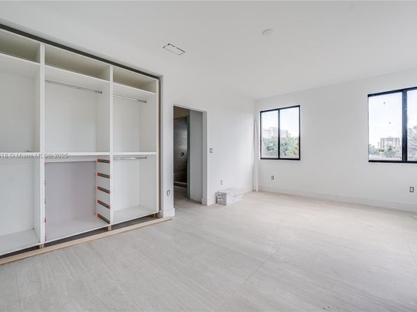 3187 SW 23rd St A, Miami FL 33145