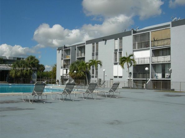 8841 W Flagler St 103, Miami FL 33174