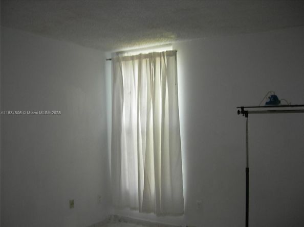 8841 W Flagler St 103, Miami FL 33174