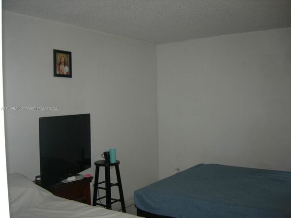 8841 W Flagler St 103, Miami FL 33174