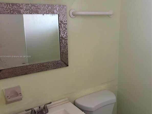 8841 W Flagler St 103, Miami FL 33174