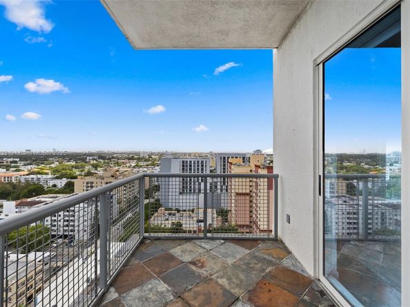 10 SW South River Dr 1614, Miami FL 33130