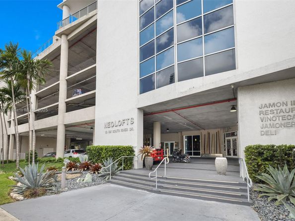 10 SW South River Dr 1614, Miami FL 33130