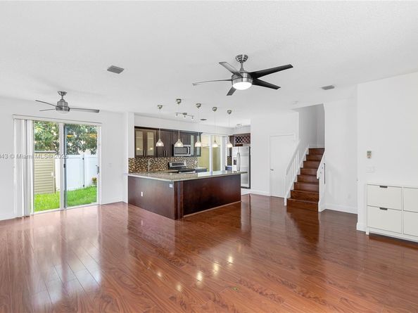 1445 NW 154th Ln, Pembroke Pines FL 33028