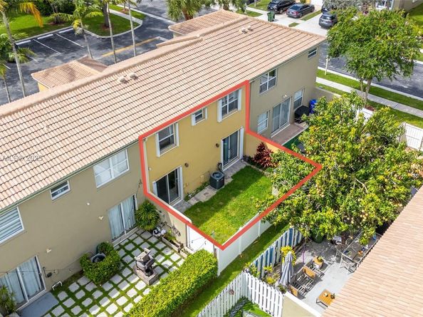 1445 NW 154th Ln, Pembroke Pines FL 33028