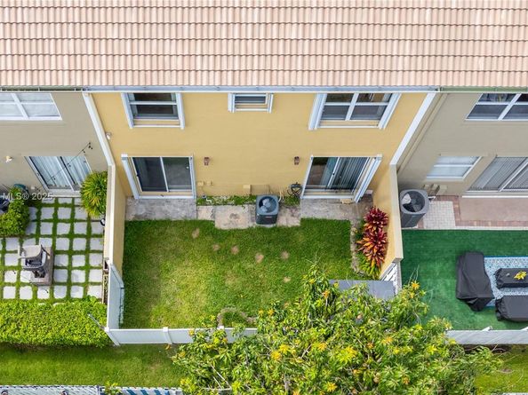 1445 NW 154th Ln, Pembroke Pines FL 33028