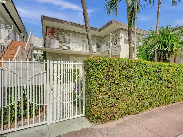 717 Espanola Way 204, Miami Beach FL 33139