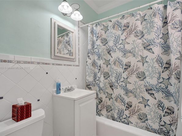 717 Espanola Way 204, Miami Beach FL 33139