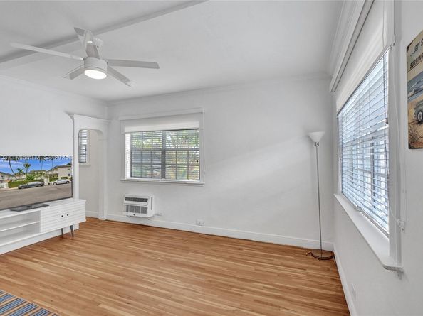 717 Espanola Way 204, Miami Beach FL 33139
