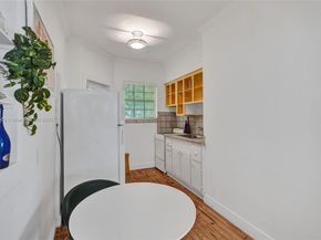 717 Espanola Way 204, Miami Beach FL 33139
