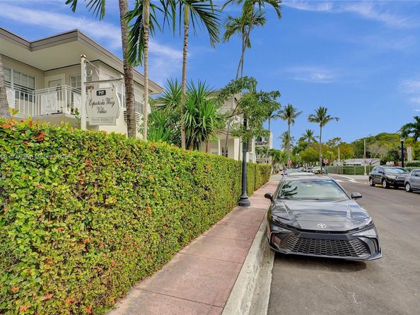 717 Espanola Way 204, Miami Beach FL 33139