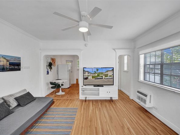 717 Espanola Way 204, Miami Beach FL 33139