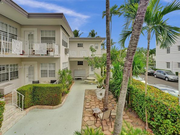 717 Espanola Way 204, Miami Beach FL 33139