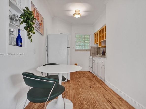 717 Espanola Way 204, Miami Beach FL 33139