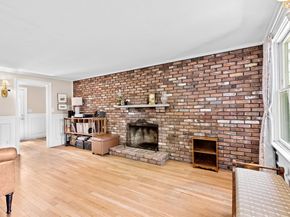 7 Old Powder House Road, Lakeville MA 02347