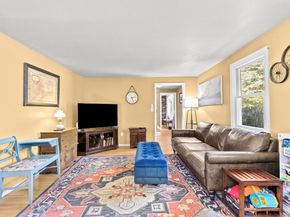7 Old Powder House Road, Lakeville MA 02347