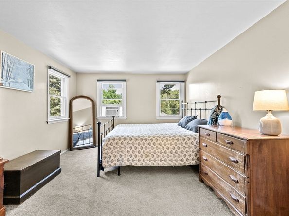 7 Old Powder House Road, Lakeville MA 02347