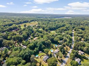 7 Old Powder House Road, Lakeville MA 02347