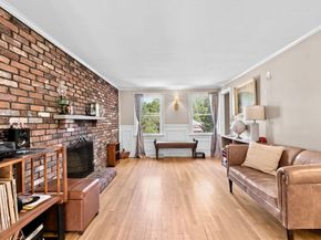 7 Old Powder House Road, Lakeville MA 02347
