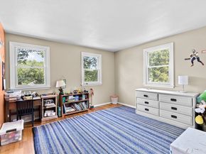 7 Old Powder House Road, Lakeville MA 02347