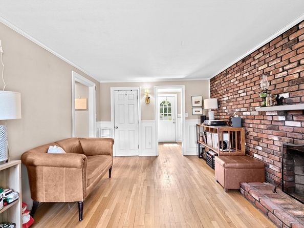 7 Old Powder House Road, Lakeville MA 02347